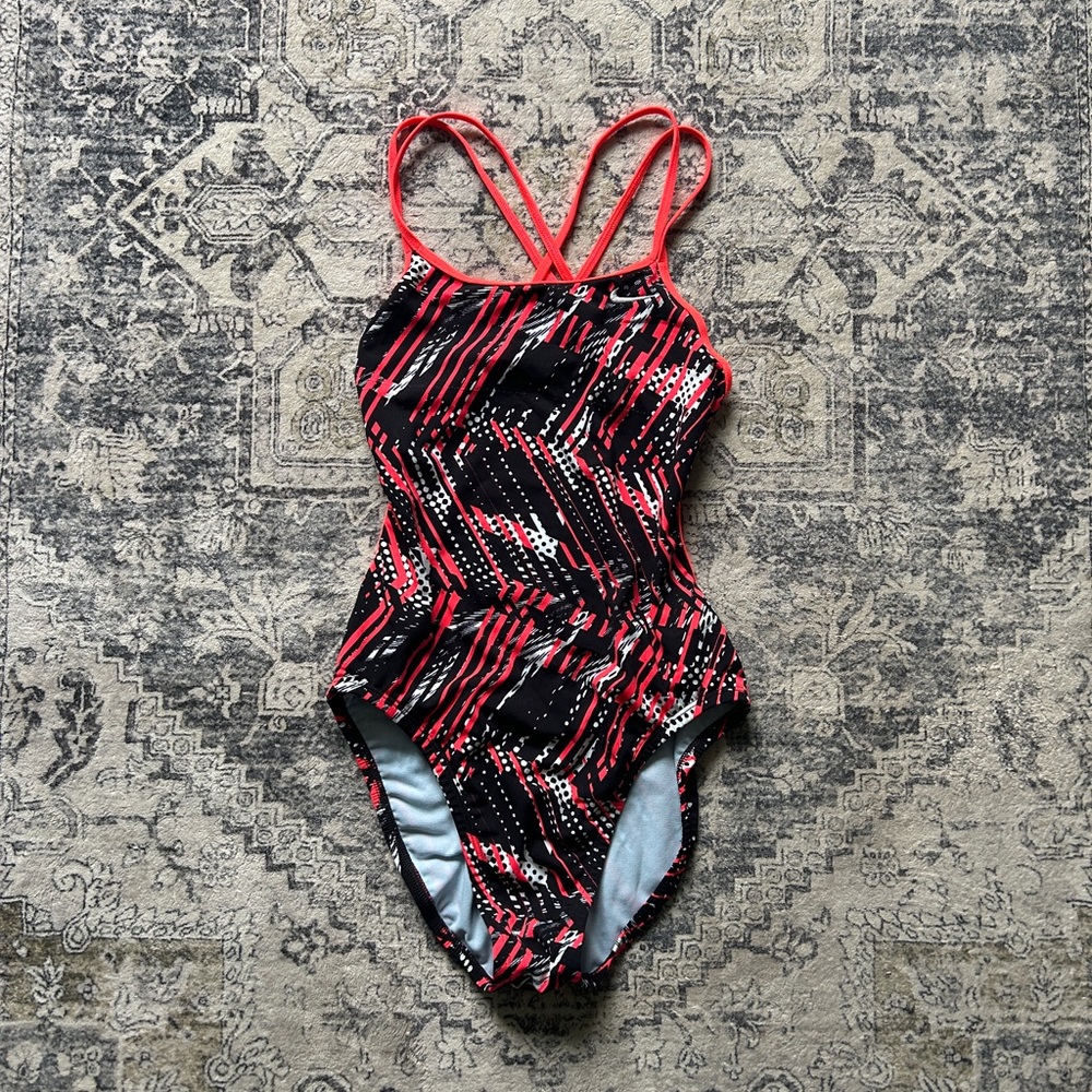 Nike One Piece Size 30/4